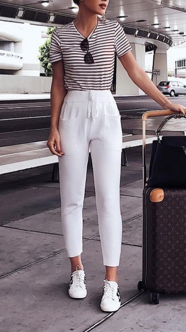 Best Travel Outfits For Long Flights