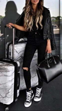 Best Travel Outfits For Long Flights