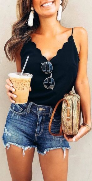Pretty Casual Summer Outfits Ideas For Women
